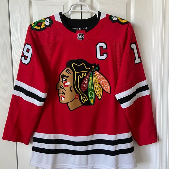 Jonathan Toews Primegreen size 46. New with tags never worn. Rare find.